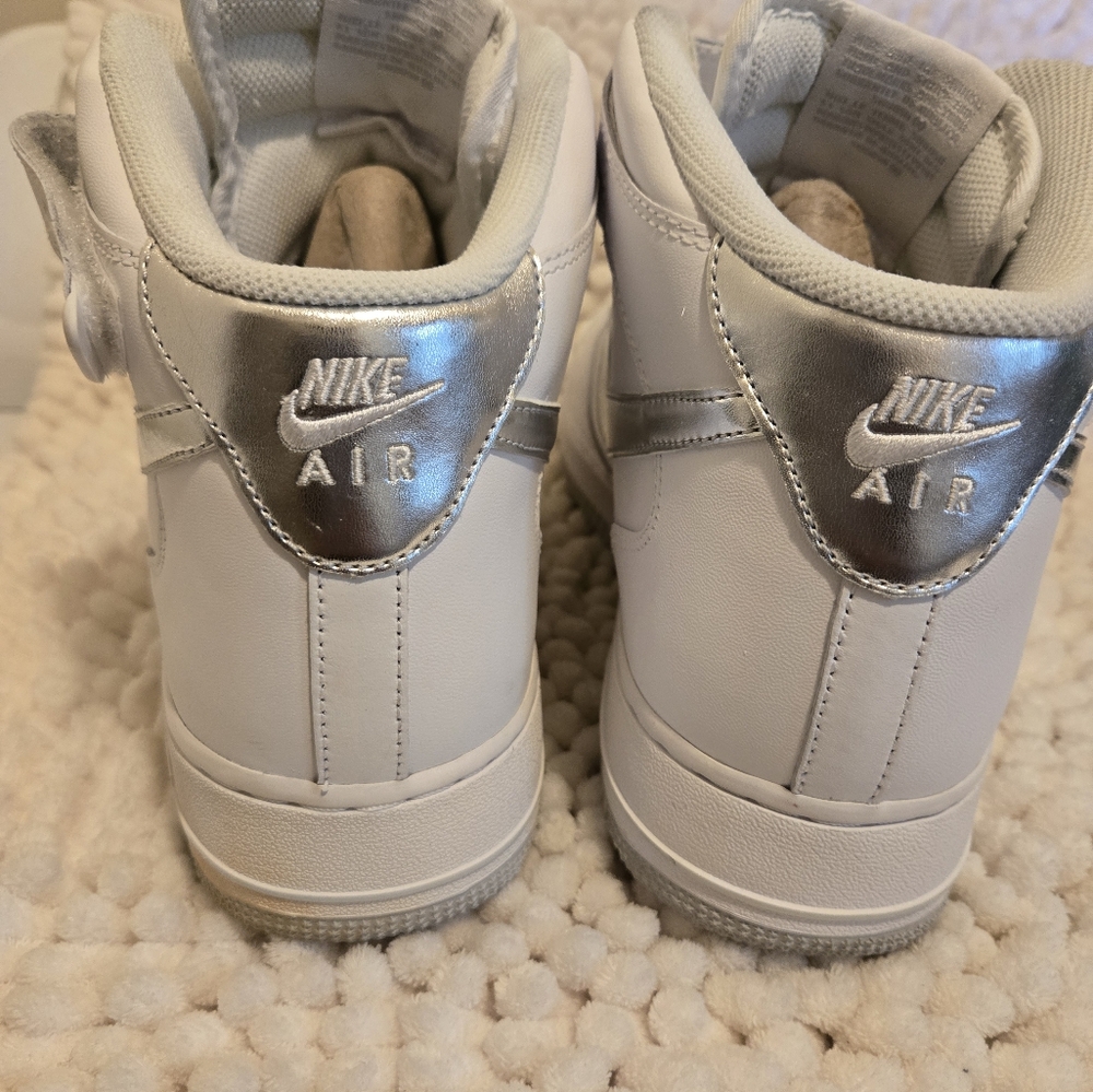 Size 12 - Nike Air Force 1 '07 Mid White Silver - Picture 3 of 11